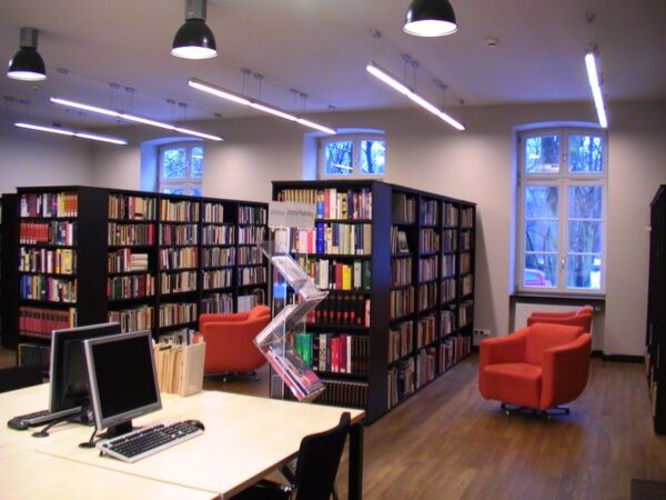 Indywidualne wizyty w&nbsp;Bibliotece i&nbsp;Pracowni Dokumentacji Teatru IT